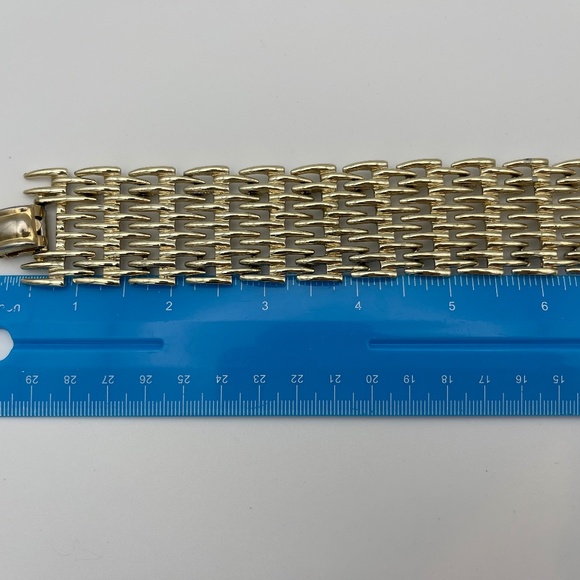 Vintage Coro Pegasus Weave Pattern Gold Tone Bracelet 7" Signed - Picture 8 of 10